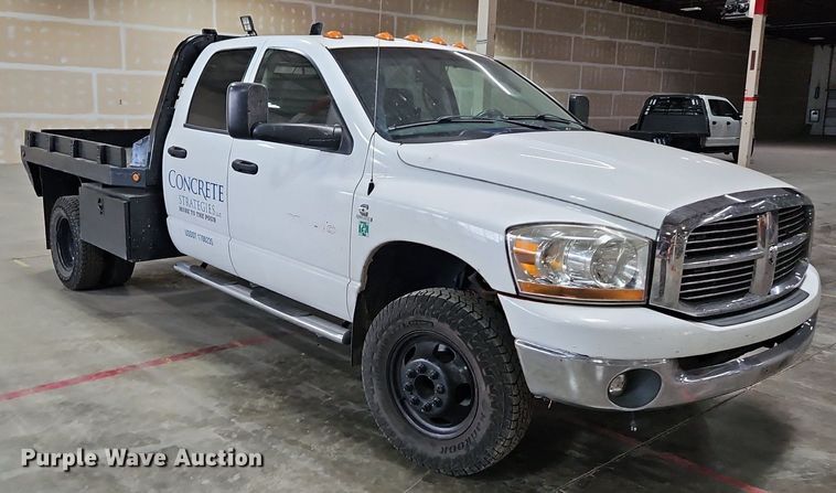 image for item LM9073 2006 Dodge Ram 3500  Crew Cab flatbed pickup truck