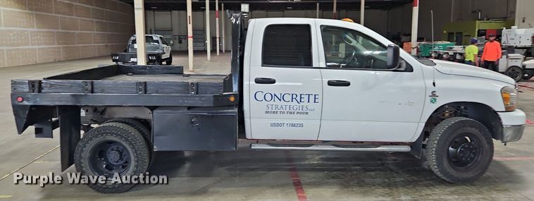 image for item LM9073 2006 Dodge Ram 3500  Crew Cab flatbed pickup truck