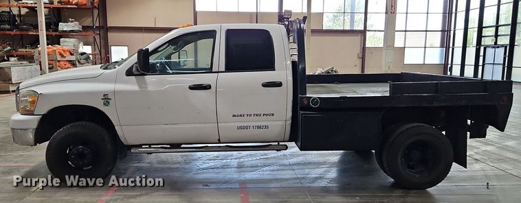 image for item LM9073 2006 Dodge Ram 3500  Crew Cab flatbed pickup truck