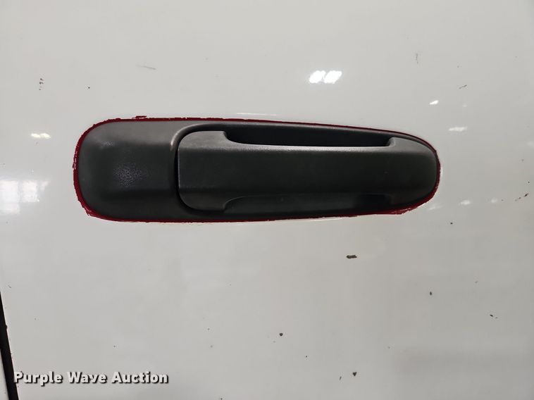 image for item LM9073 2006 Dodge Ram 3500  Crew Cab flatbed pickup truck