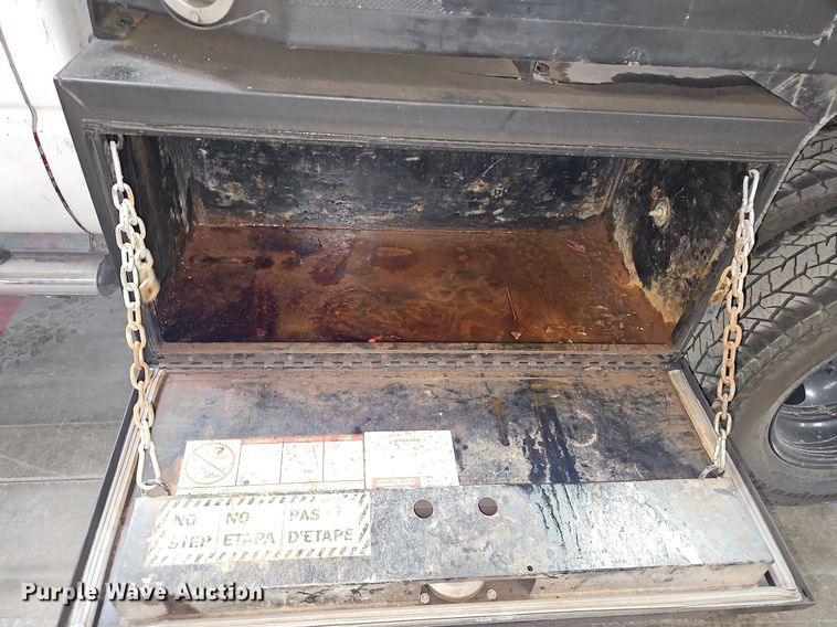 image for item LM9073 2006 Dodge Ram 3500  Crew Cab flatbed pickup truck