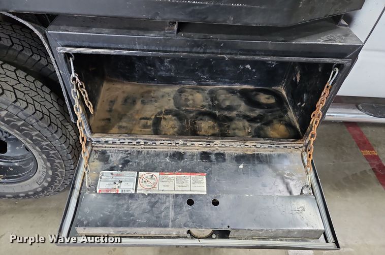 image for item LM9073 2006 Dodge Ram 3500  Crew Cab flatbed pickup truck