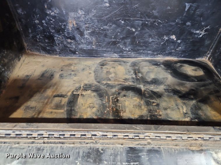 image for item LM9073 2006 Dodge Ram 3500  Crew Cab flatbed pickup truck