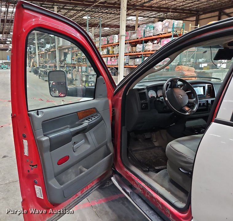 image for item LM9073 2006 Dodge Ram 3500  Crew Cab flatbed pickup truck