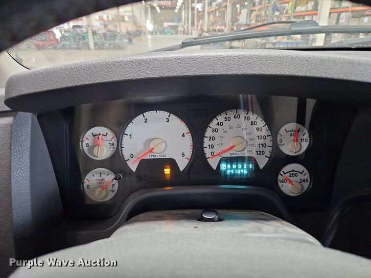 image for item LM9073 2006 Dodge Ram 3500  Crew Cab flatbed pickup truck