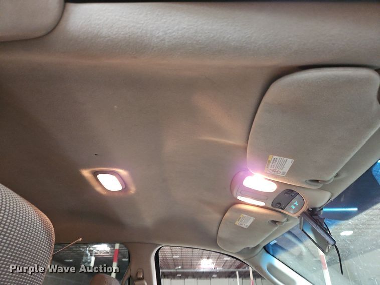 image for item LM9073 2006 Dodge Ram 3500  Crew Cab flatbed pickup truck