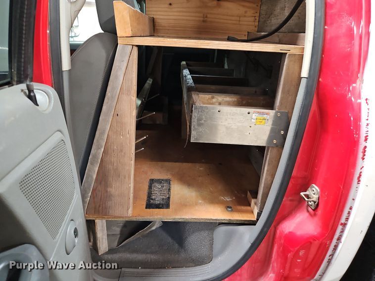 image for item LM9073 2006 Dodge Ram 3500  Crew Cab flatbed pickup truck