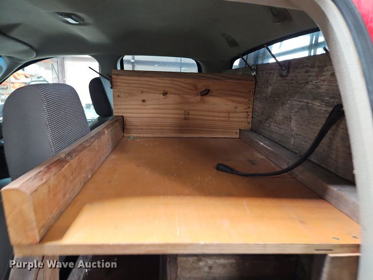 image for item LM9073 2006 Dodge Ram 3500  Crew Cab flatbed pickup truck