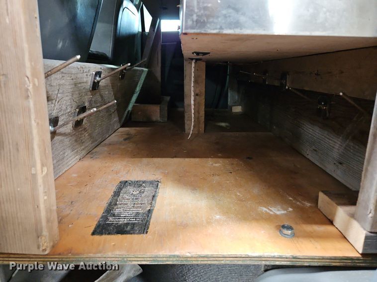 image for item LM9073 2006 Dodge Ram 3500  Crew Cab flatbed pickup truck