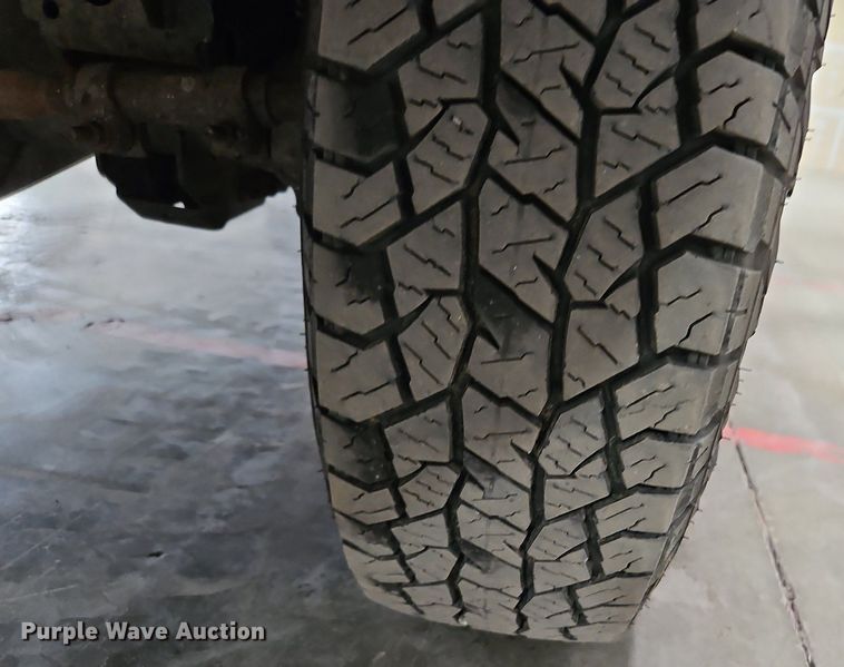 image for item LM9073 2006 Dodge Ram 3500  Crew Cab flatbed pickup truck