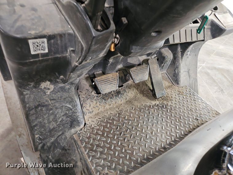 image for item LM9074 Nissan MPL02A25LV  forklift