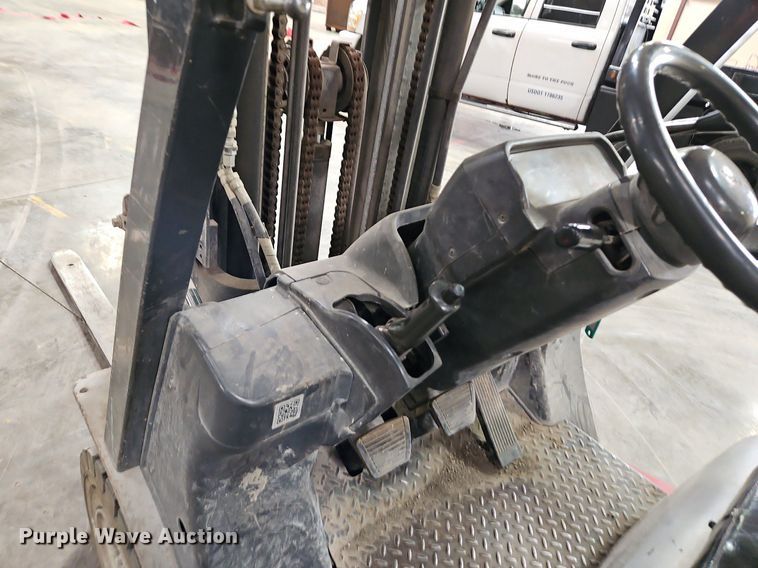 image for item LM9074 Nissan MPL02A25LV  forklift