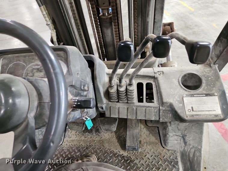 image for item LM9074 Nissan MPL02A25LV  forklift