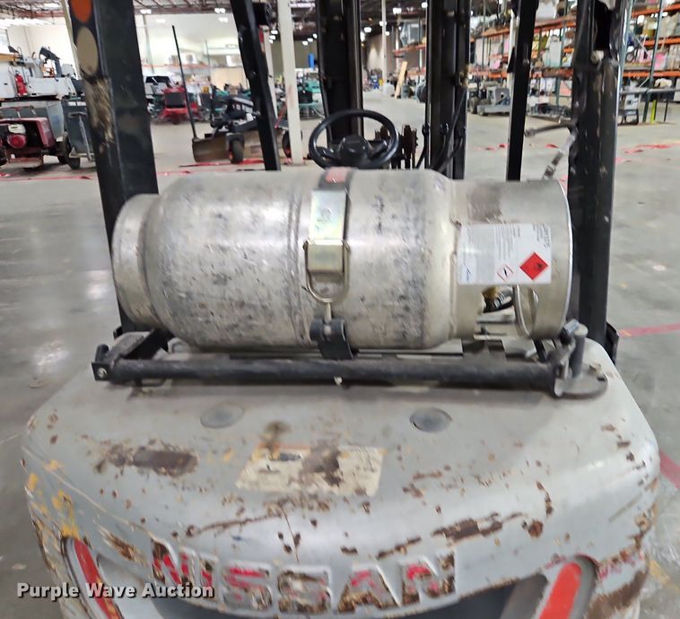 image for item LM9074 Nissan MPL02A25LV  forklift