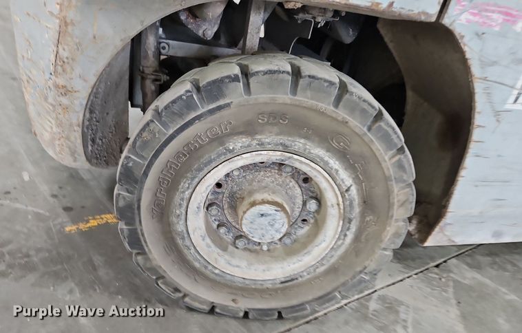 image for item LM9074 Nissan MPL02A25LV  forklift