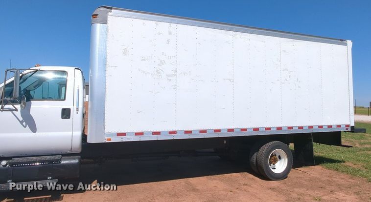 image for item LM9889 2013 Ford F650 Super Duty  box truck