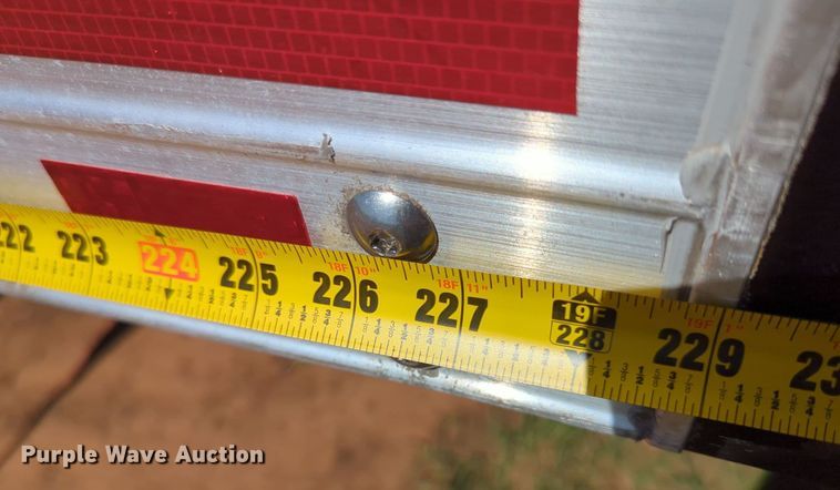 image for item LM9889 2013 Ford F650 Super Duty  box truck