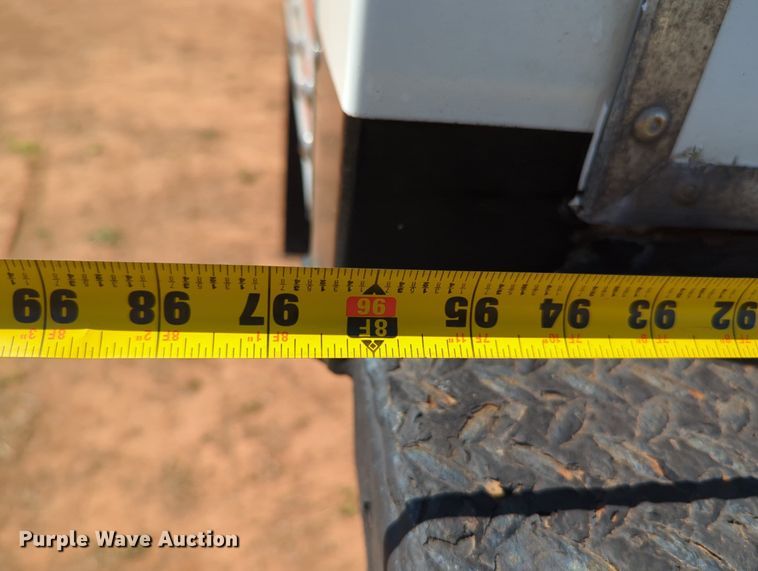 image for item LM9889 2013 Ford F650 Super Duty  box truck