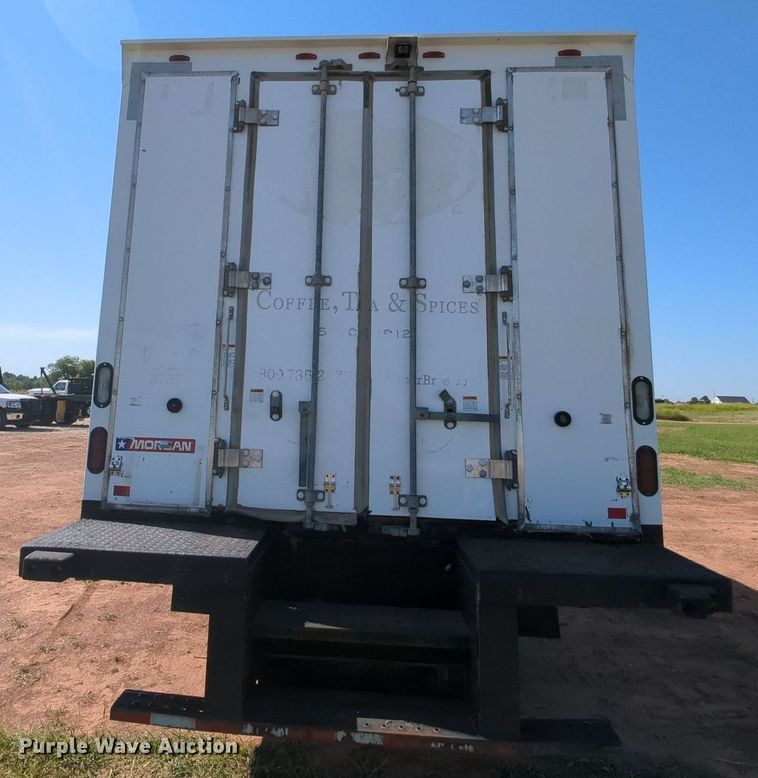 image for item LM9889 2013 Ford F650 Super Duty  box truck