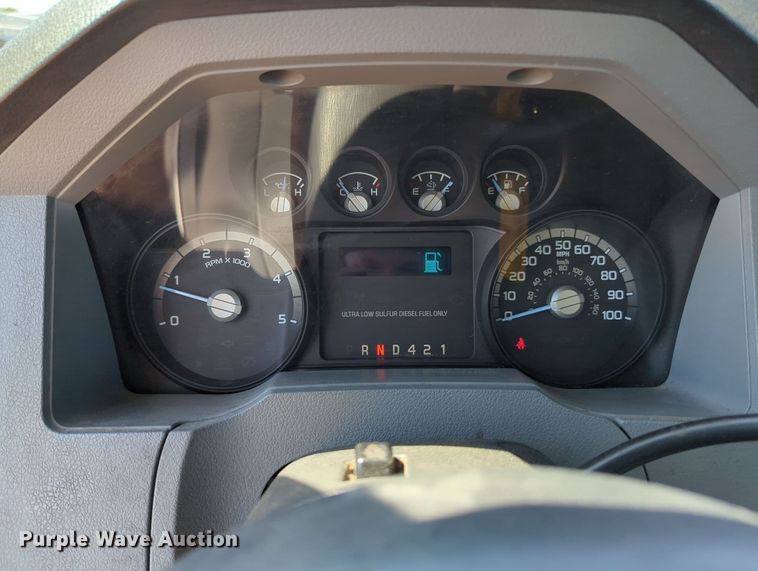 image for item LM9889 2013 Ford F650 Super Duty  box truck