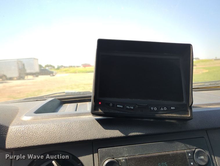 image for item LM9889 2013 Ford F650 Super Duty  box truck