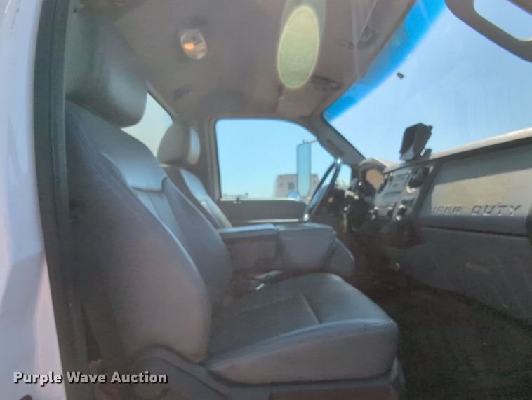 image for item LM9889 2013 Ford F650 Super Duty  box truck