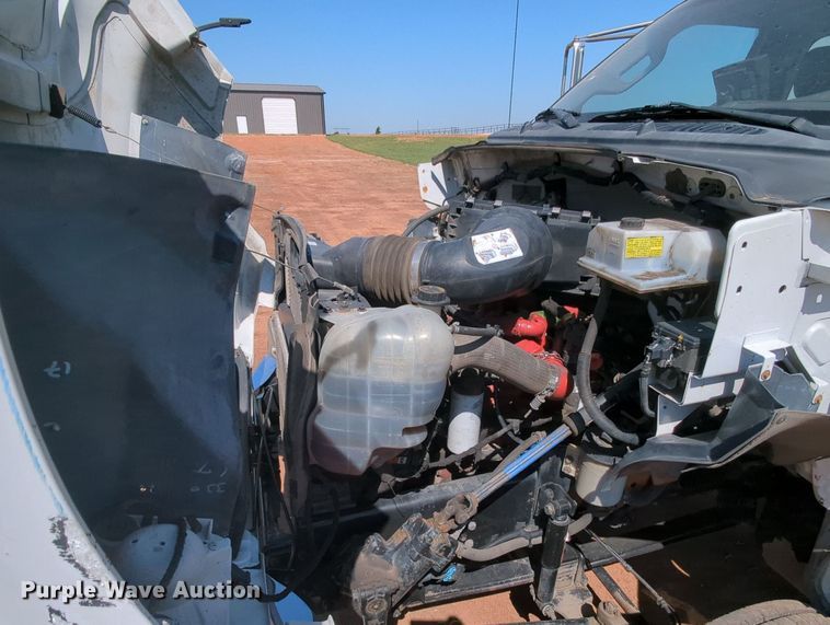 image for item LM9889 2013 Ford F650 Super Duty  box truck