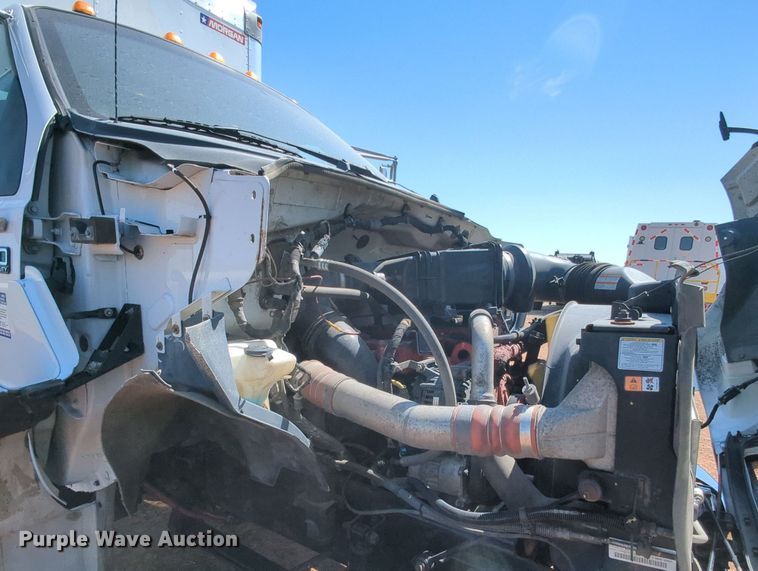 image for item LM9889 2013 Ford F650 Super Duty  box truck