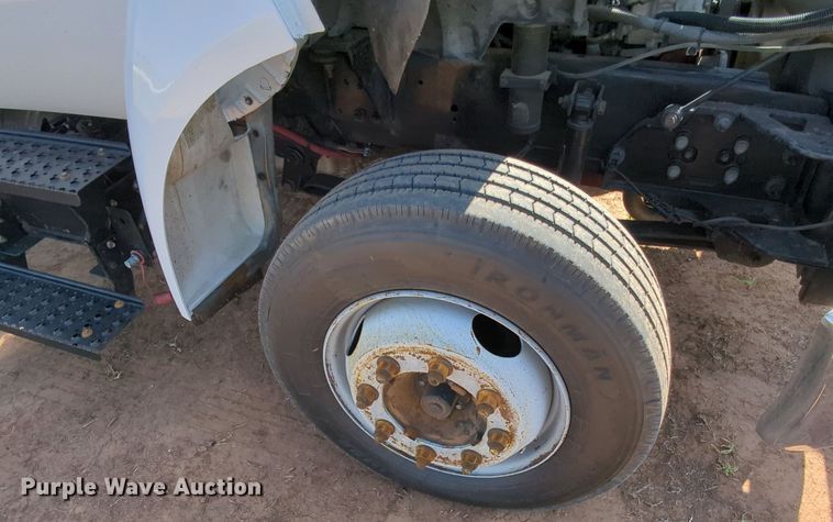 image for item LM9889 2013 Ford F650 Super Duty  box truck