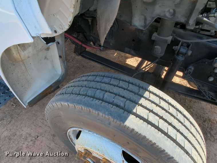 image for item LM9889 2013 Ford F650 Super Duty  box truck