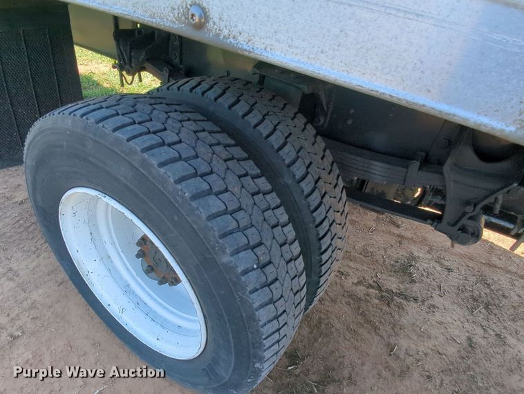 image for item LM9889 2013 Ford F650 Super Duty  box truck