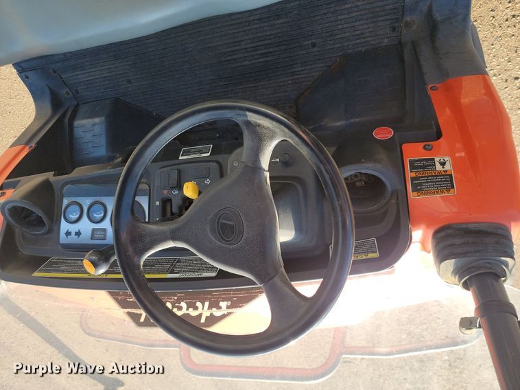 image for item LQ9052 2010 Kubota RTV 900  utility vehicle