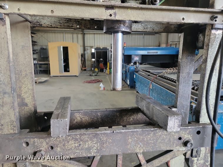 image for item LQ9055 Hydraulic press