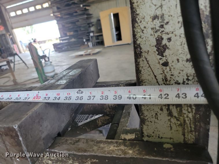 image for item LQ9055 Hydraulic press