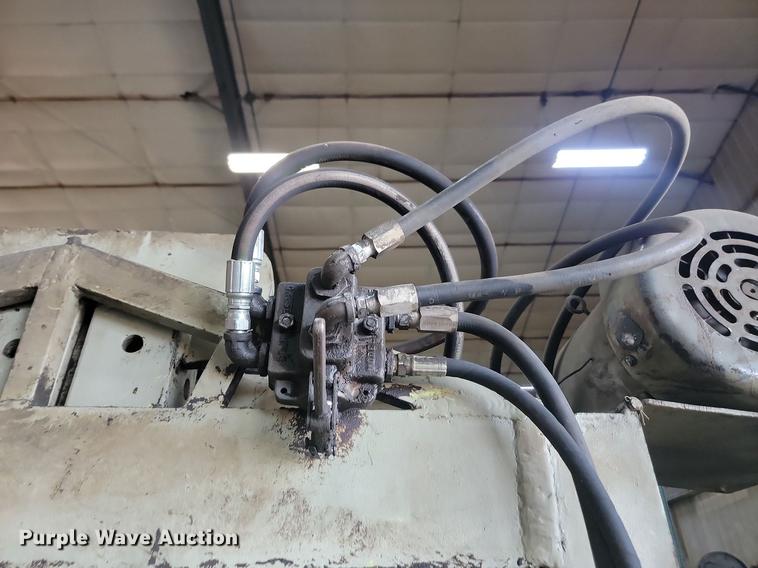 image for item LQ9055 Hydraulic press