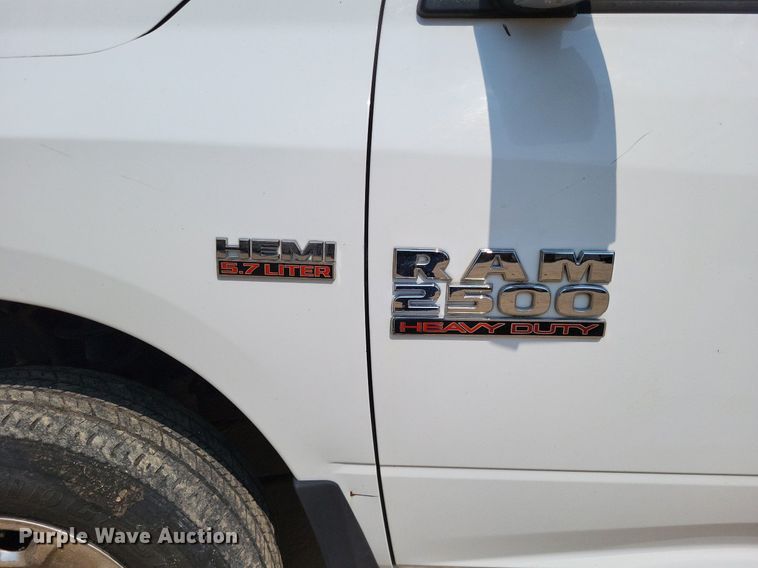 image for item LR9275 2013 Dodge Ram 2500HD  Crew Cab pickup truck