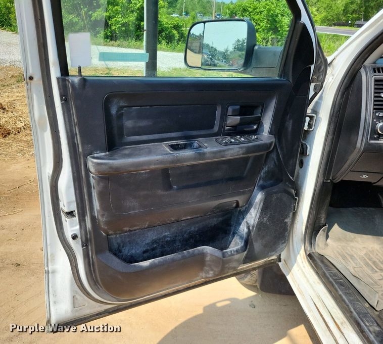 image for item LR9275 2013 Dodge Ram 2500HD  Crew Cab pickup truck