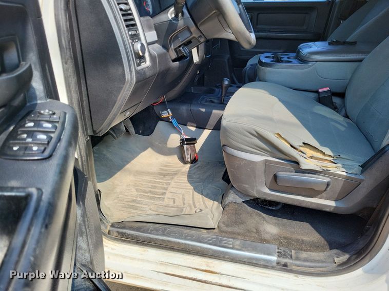 image for item LR9275 2013 Dodge Ram 2500HD  Crew Cab pickup truck