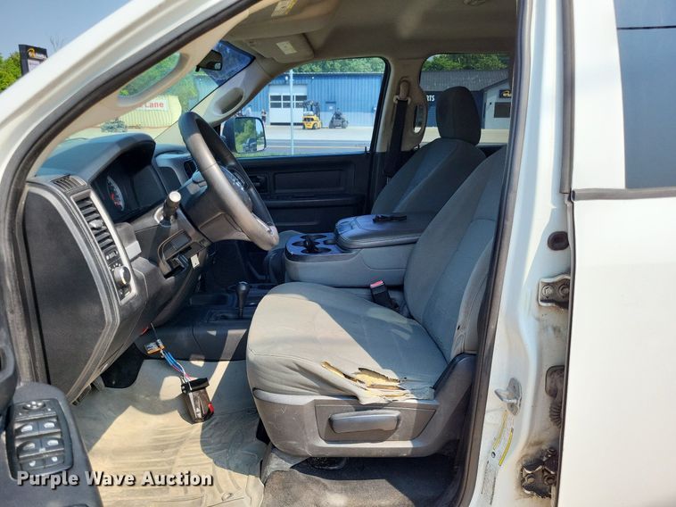 image for item LR9275 2013 Dodge Ram 2500HD  Crew Cab pickup truck