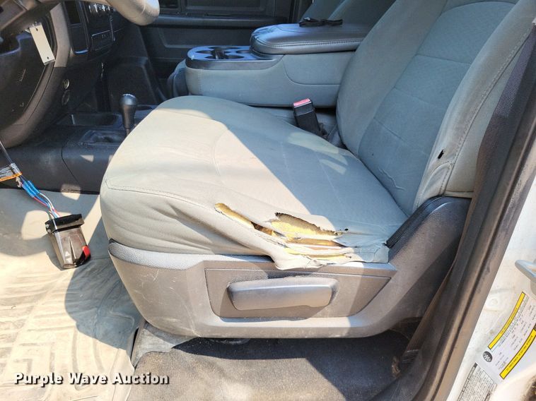 image for item LR9275 2013 Dodge Ram 2500HD  Crew Cab pickup truck