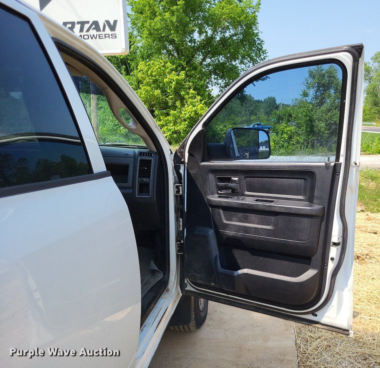 image for item LR9275 2013 Dodge Ram 2500HD  Crew Cab pickup truck