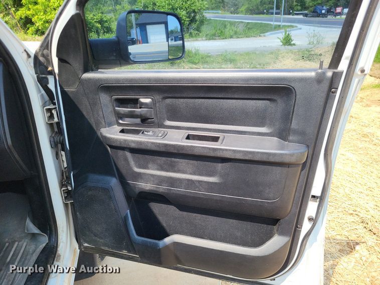 image for item LR9275 2013 Dodge Ram 2500HD  Crew Cab pickup truck