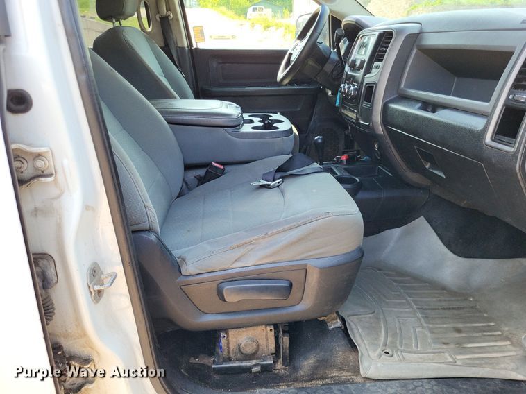 image for item LR9275 2013 Dodge Ram 2500HD  Crew Cab pickup truck