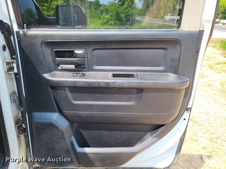 image for item LR9275 2013 Dodge Ram 2500HD  Crew Cab pickup truck