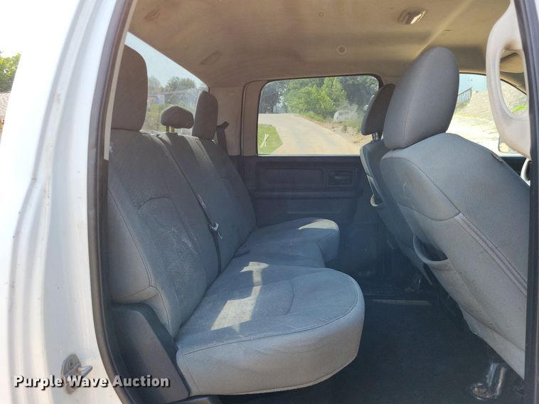 image for item LR9275 2013 Dodge Ram 2500HD  Crew Cab pickup truck