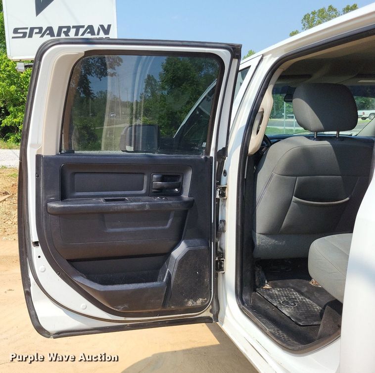 image for item LR9275 2013 Dodge Ram 2500HD  Crew Cab pickup truck