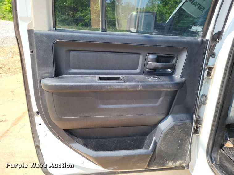 image for item LR9275 2013 Dodge Ram 2500HD  Crew Cab pickup truck