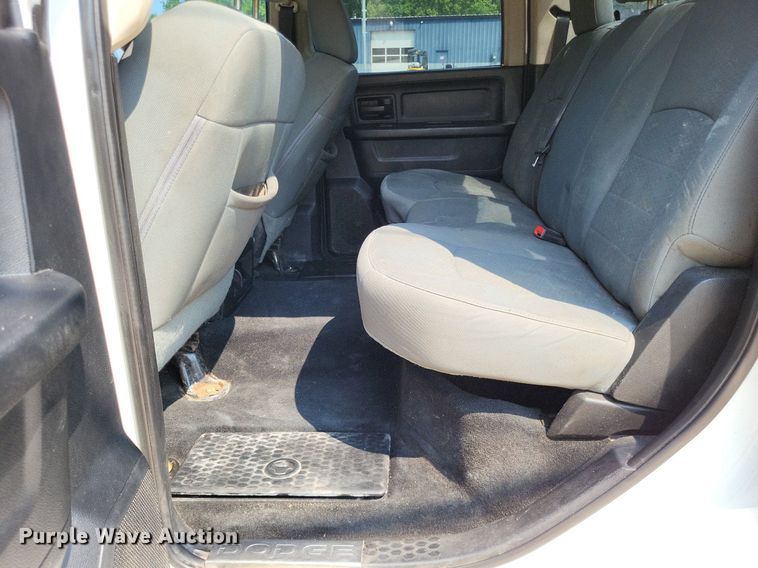 image for item LR9275 2013 Dodge Ram 2500HD  Crew Cab pickup truck