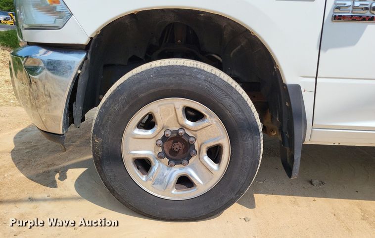 image for item LR9275 2013 Dodge Ram 2500HD  Crew Cab pickup truck