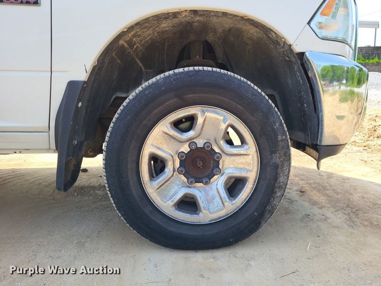 image for item LR9275 2013 Dodge Ram 2500HD  Crew Cab pickup truck